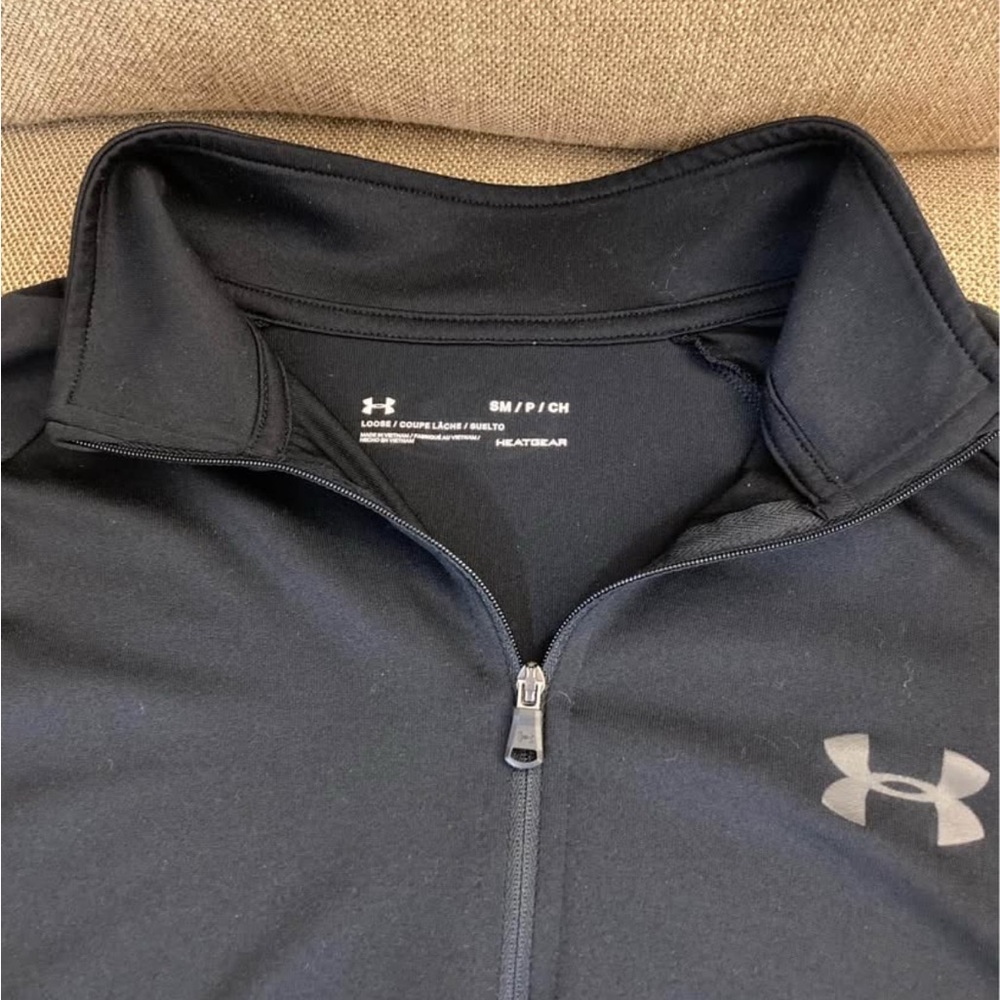 Under Armour Black HeatGear Pullover